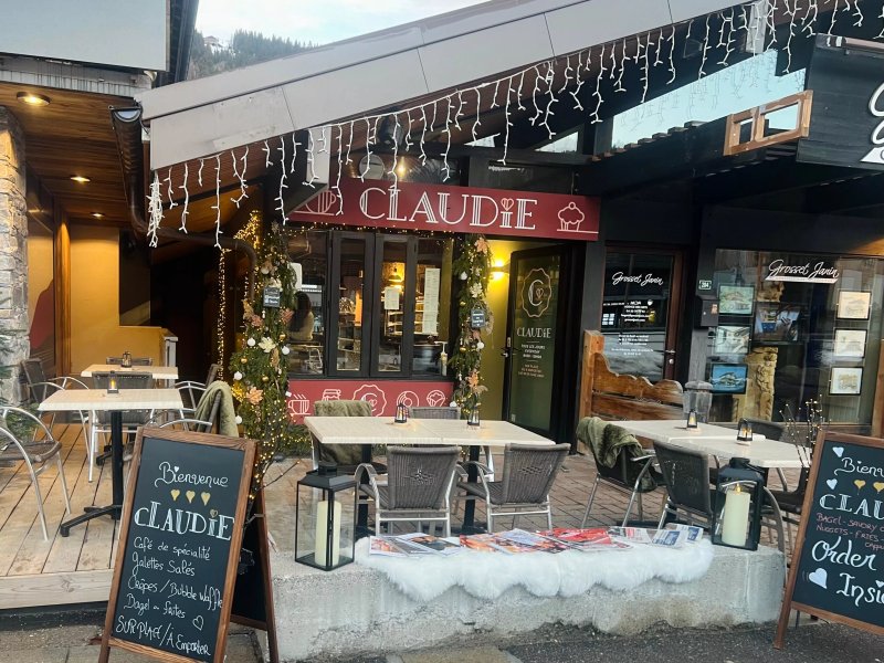 CLAUDIE Crepes Coffee & Co