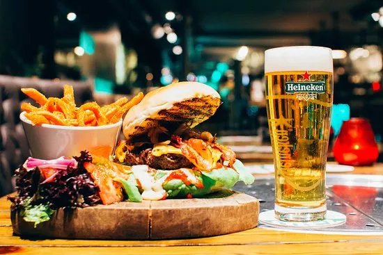 Bar-B Burgers 'N' Beer Bar