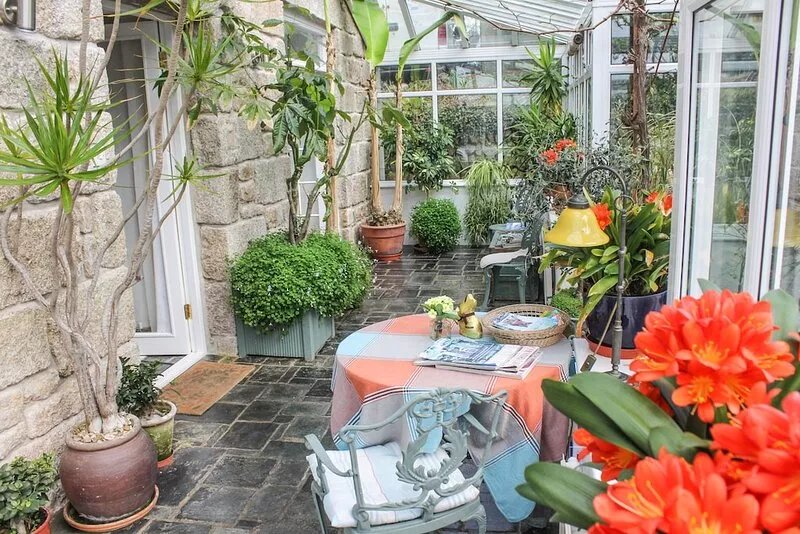 Cornish Farm House, with stunning gardens, and parking for 3 cars