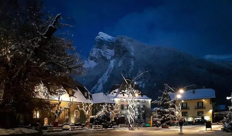 Family friendly 3-bedroom apartment in Samoens close to ski bus and amenities