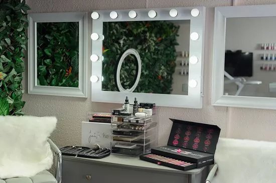 Beautique By Riley