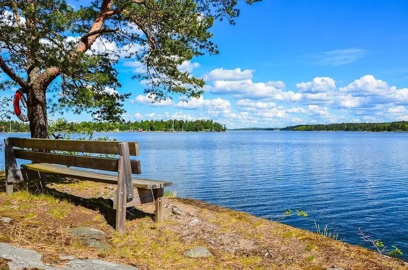Oceanatelier - a archipelago cottage 10 min drive from stockholm city