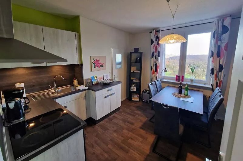 3 rooms for up to 11 people. Close to the city in the countryside with a view
