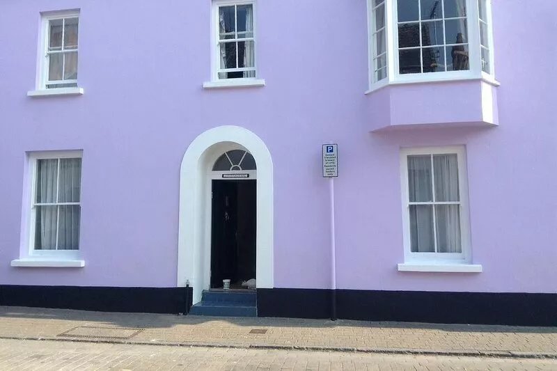 Family Friendly Cottage in the Heart of Tenby Town, 2 minute walk to the beach