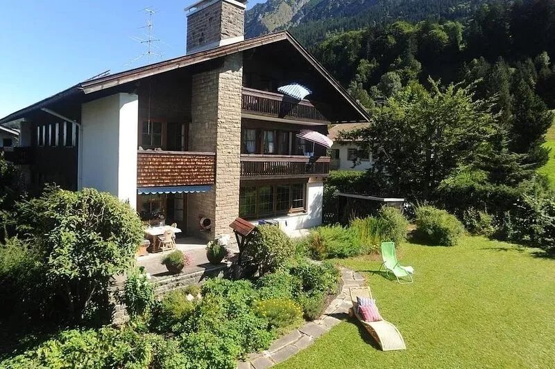 Quiet, sunny location, directly in Oberstdorf, all cable cars can be booked