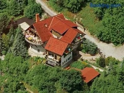 Cafe und Pension Theodor Fontane