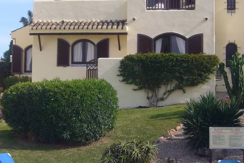 Villa with stunning views,easy access to swimming pool/ beautiful gardens