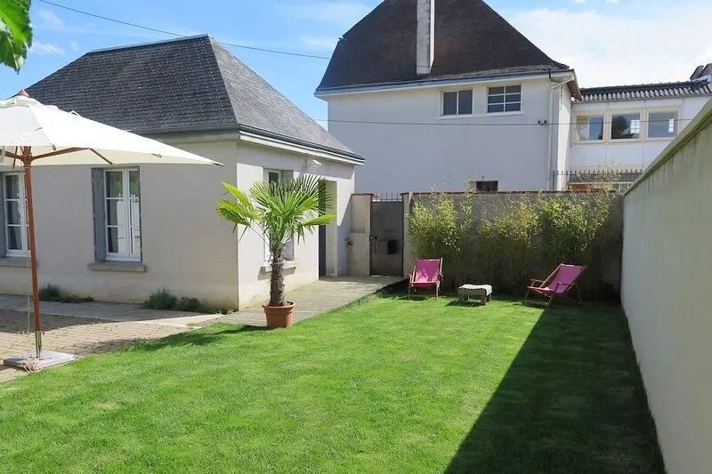 House studio with garden near downtown Blois