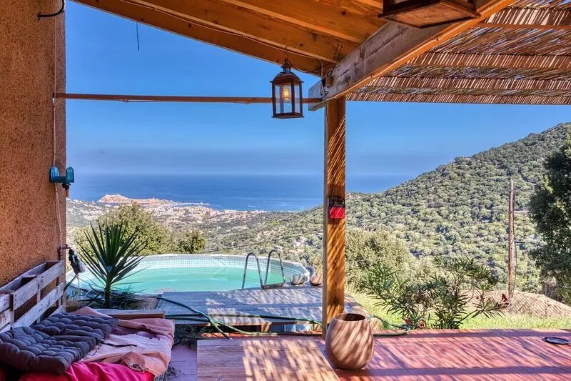 San Bernardino - Four Bedroom House, Sleeps 8