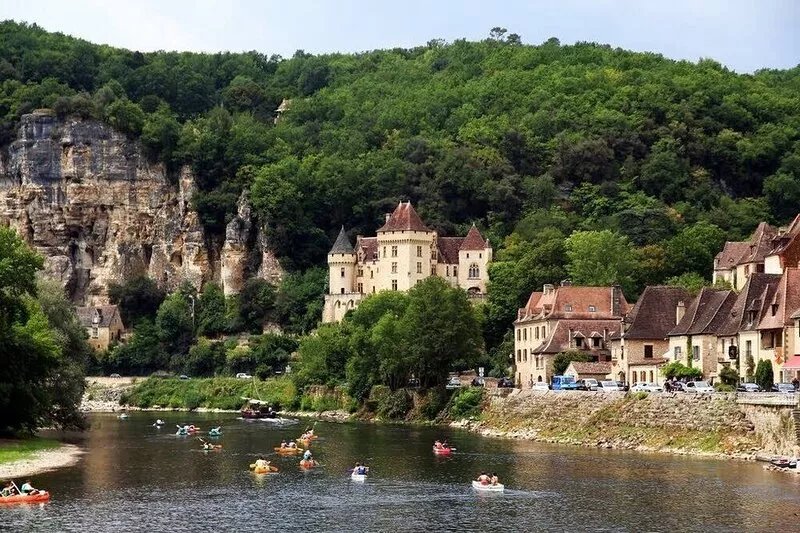 AUTHENTIC CASTLE WITH ****VIEWS AND ALL CONVENIENCES AT DOORSTEP