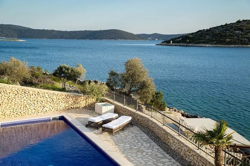 Exclusive and private Villa, seaside in Vinisce, 30 min from Split airport