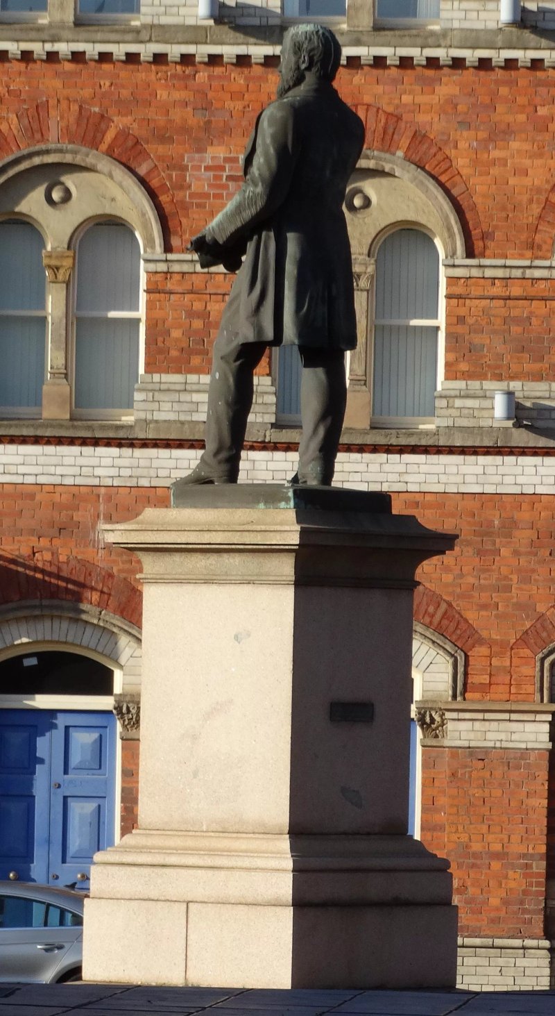 Henry Bolckow Statue