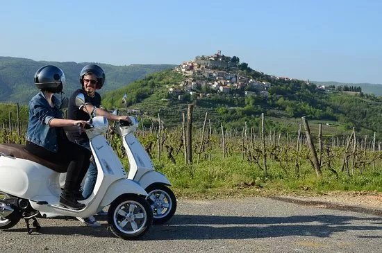 Vespa Tour Istria - Montona Tours