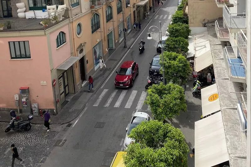 Elegant apartment - 5 min from Tasso square and 2 from Circumvesuviana