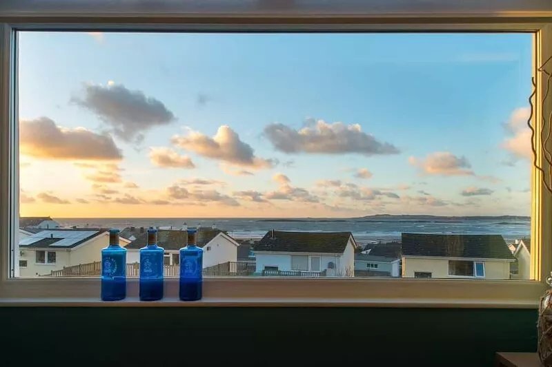 The Lookout: Two bedroom pet-friendly apartment in Rhosneigr