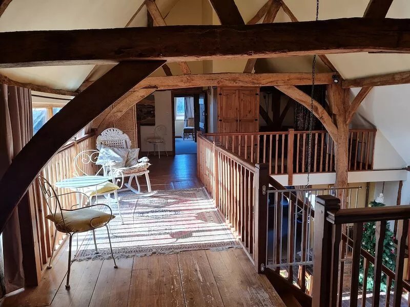 Spacious converted barn perfect for families!