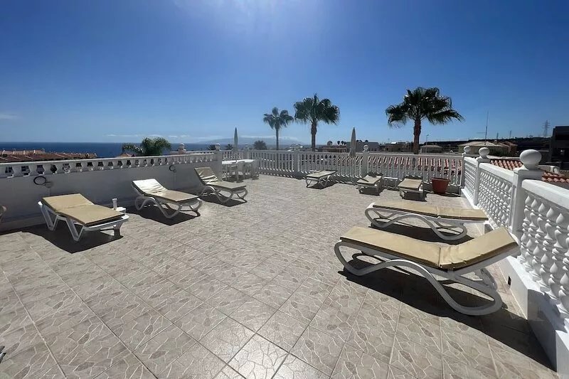 Beautiful  luxury  spacious 4 bed villa Costa Adeje a with  a heating pool