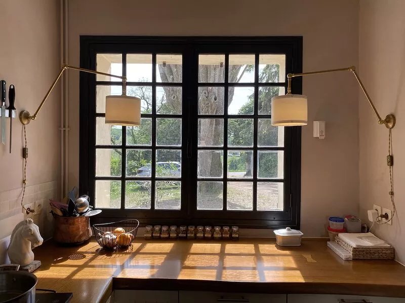 Stylish farmhouse with pool, sleeps 8-10