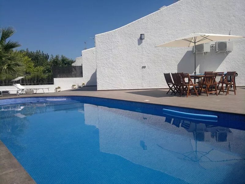 OFFER House with private pool with saline chlorination and garden and terraces