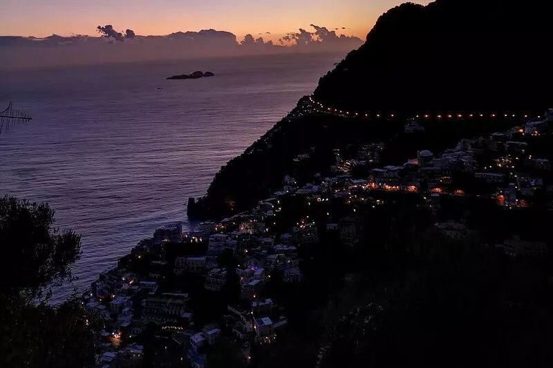 Stunning home with private parking included and views of Positano