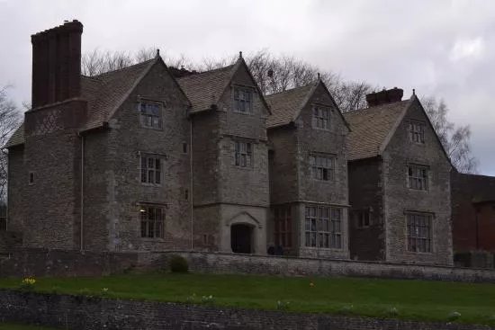 Wilderhop Manor