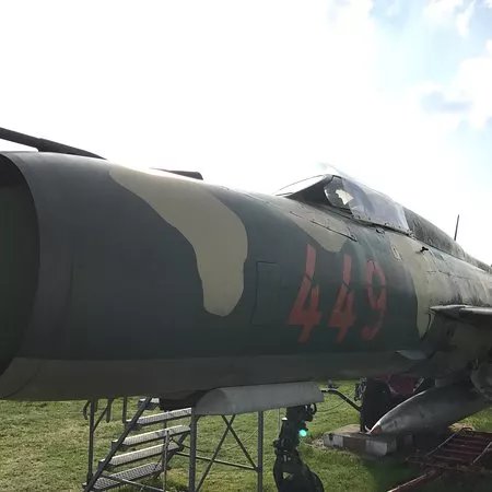 Gaststaette am Flugzeug