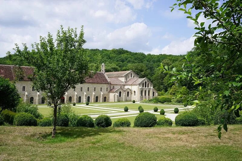 Charming medieval house in the heart of Flavigny-sur-Ozerain