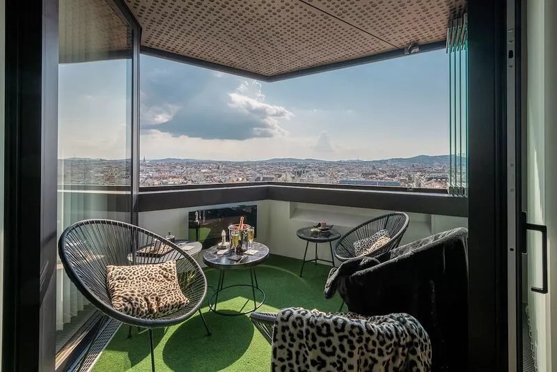 Panorama suite with a view over the imperial city of Vienna