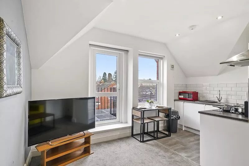 BridgeCity Entire apartment 1Bedroom Apartment Free Parking