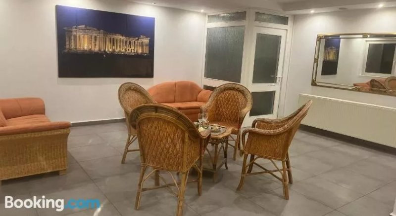 Akropolis Hotel
