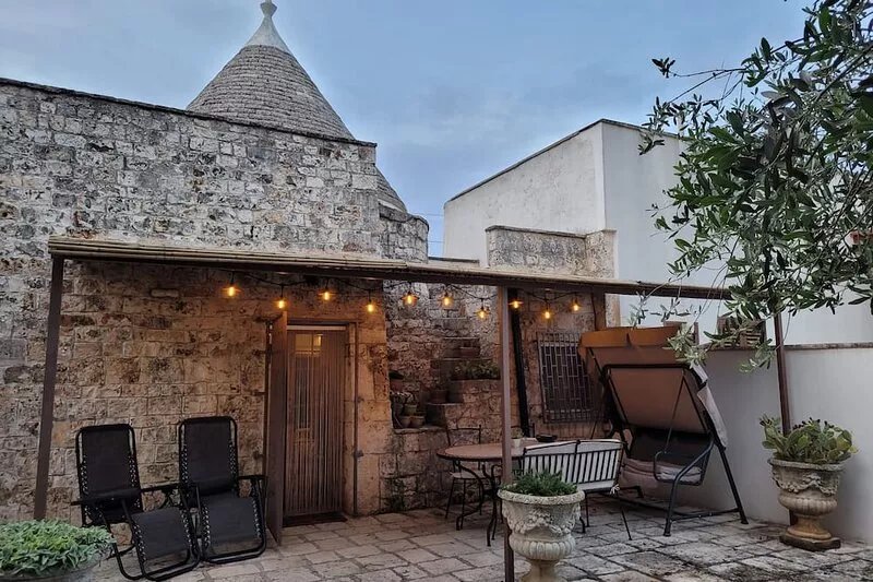 Trullo MARTE an oasis of peace immersed in the green of the monopoly hills