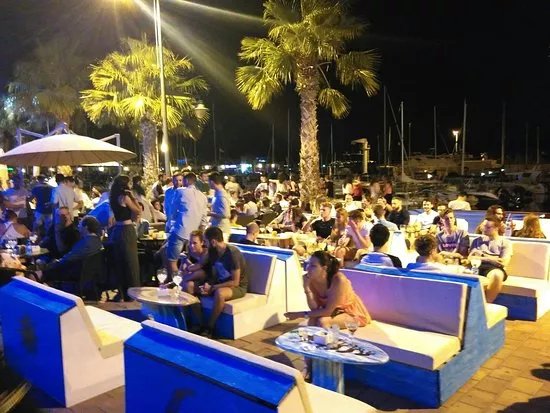 Kailua Surfer Bar