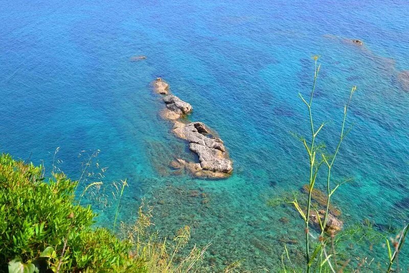 Kefalonia apartments: 2 bedroom apartments, ground floor, surrounded by orchard