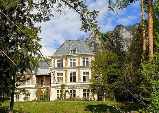 Schlossanlage/Villa Wartholz