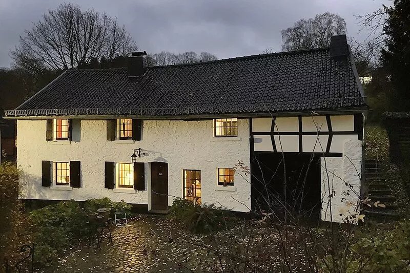 Detached, to the house rebuilt, old farmhouse with a personal touch