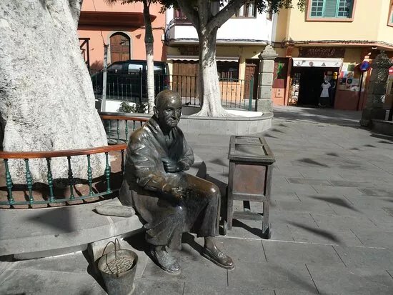 Escultura ''Mariquita de los Angeles Sanshez Hernandez''