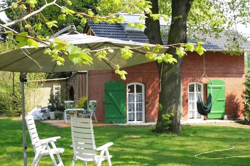 Vacation apartment on the 2nd floor - Droyßig station - Overnight stay in a