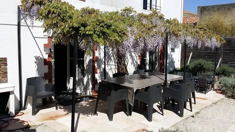 Holiday villa for 12 people, heated pool, 5 bedrooms, gym, Wi-Fi, table tennis