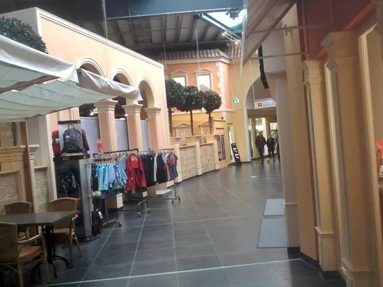 Massen Shopping Center