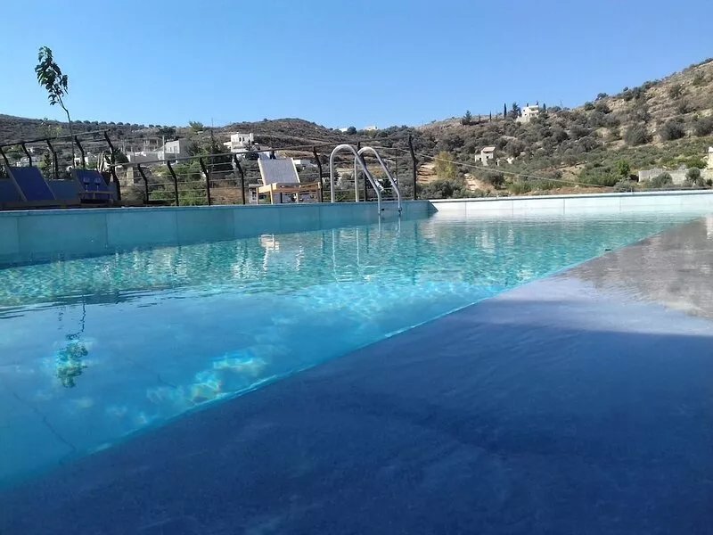open sky villa Kamilari-infinity pool