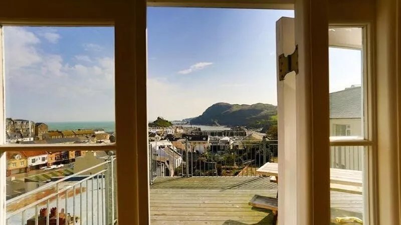 Coburg Villas- Stunning house with amazing views, over looking the harbour