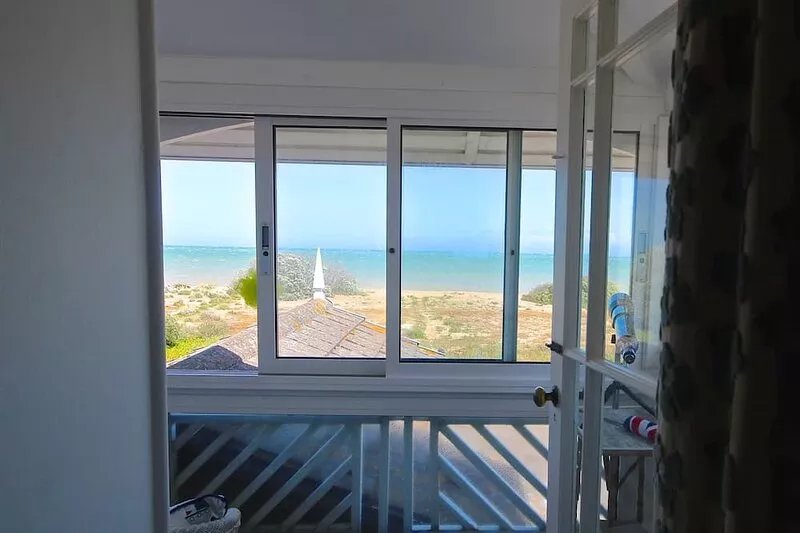 Downsview - A wonderfully large family home on the beach in Kingsdown, Kent