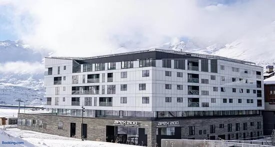 Apex 2100 International Ski Academy