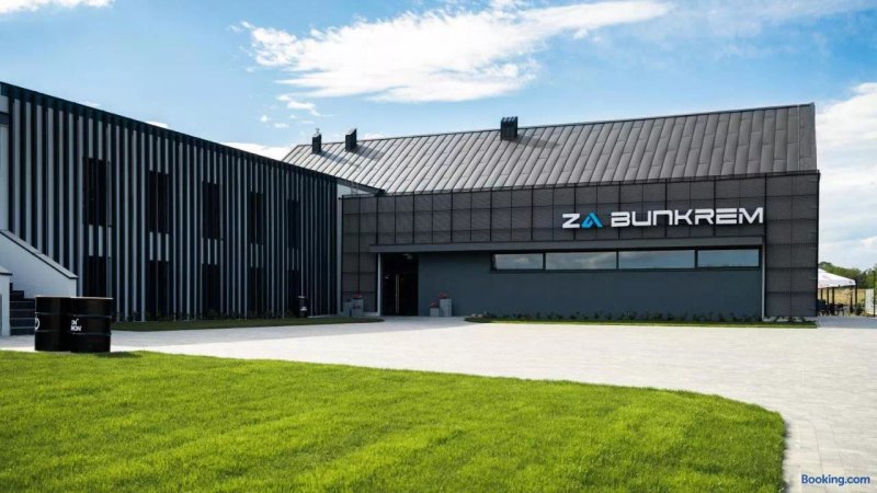 Za Bunkrem