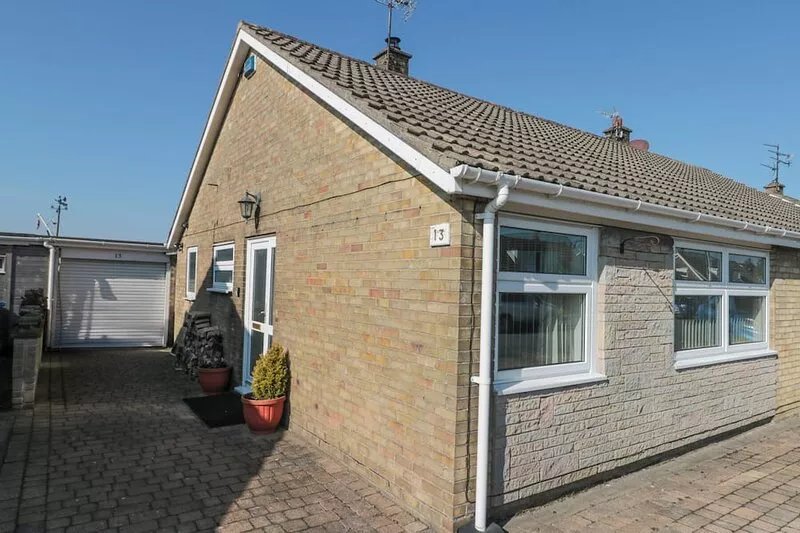 DANESCROFT, pet friendly, with a garden in Bridlington