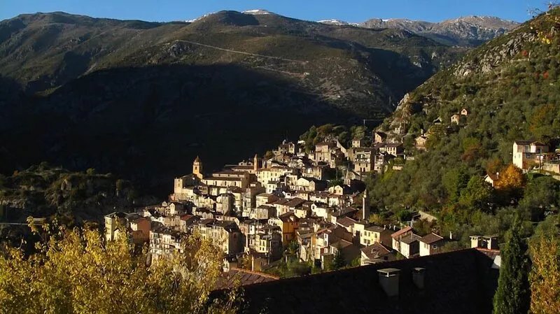 Stone village house with large terrace 1 / 2h Mercantour / French riviera
