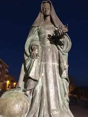 Monumento a Reina Juana I de Castilla