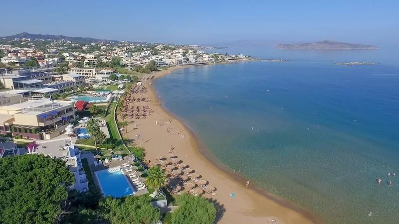 Alisahni Suite  Brand New 70m from the beach