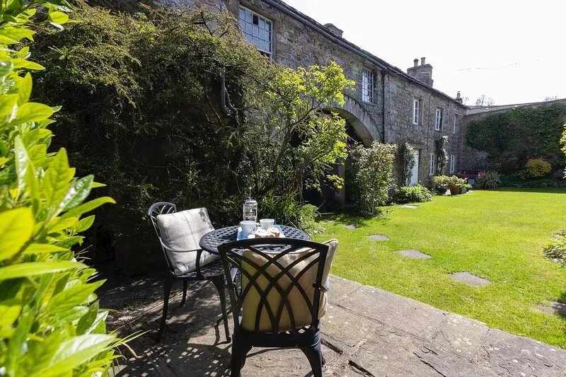 Character Cottage In West Burton village, Wensleydale