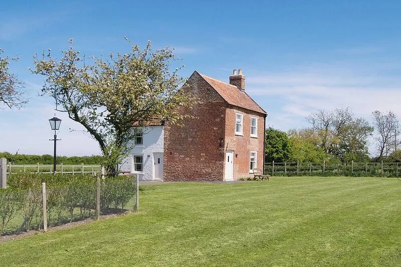 Somer Leyton Cottage